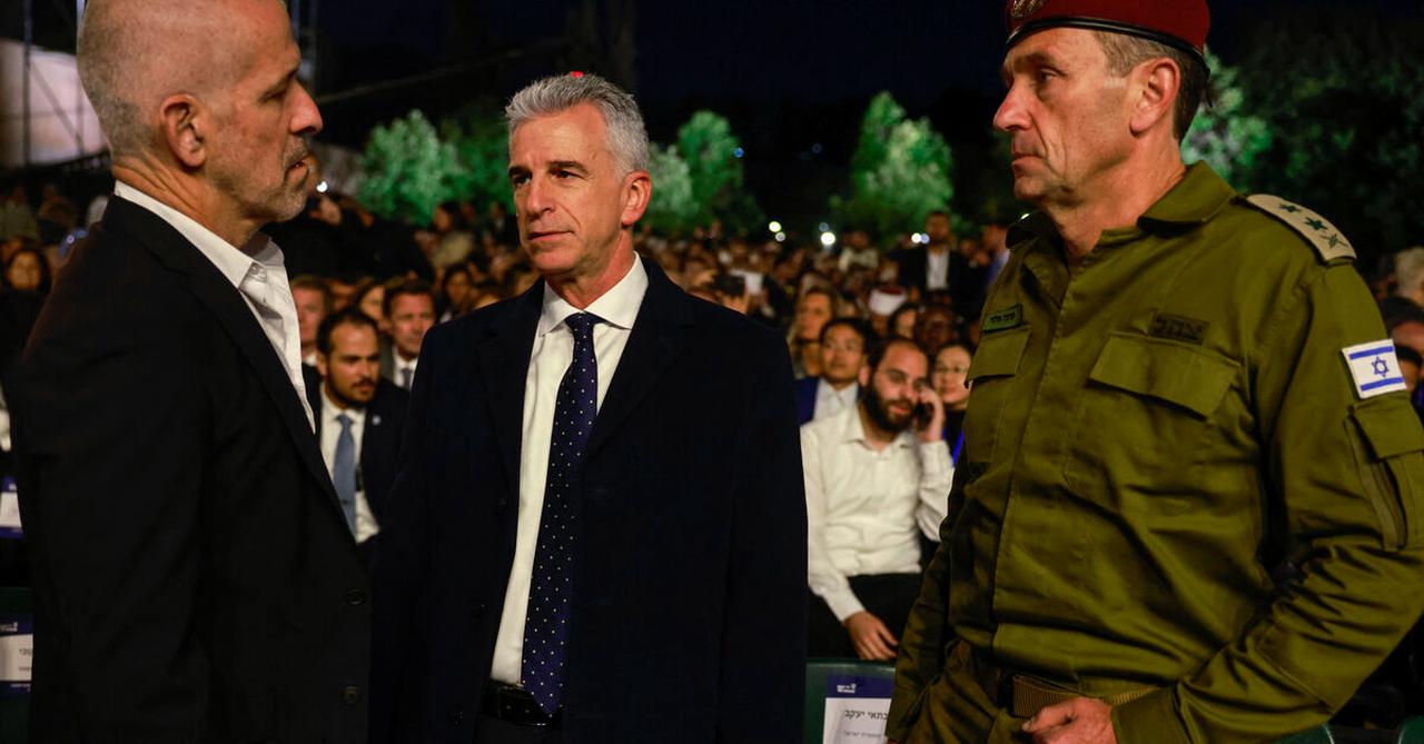 (L-R) Israel's domestic security agency 'Shin Bet' chief Ronen Bar, Mossad Director David Barnea, and then-army Chief of Staff Herzi Halevi talk as they arrive for a ceremony in Jerusalem, May 5, 2024. (AFP Photo)