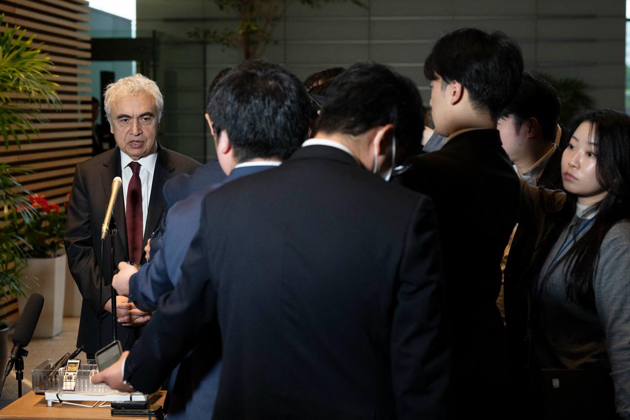 Executive Director of the International Energy Agency (IEA) Fatih Birol (L) speaks to media following a meeting with Japan's Prime Minister Sanae Takaichi (not pictured) at the Prime Minister's Office in Tokyo on March 25, 2026. (AFP Photo)