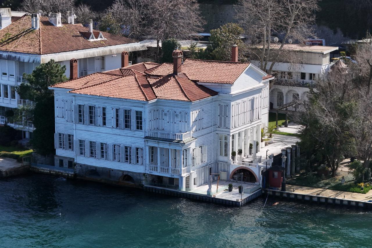 Famous Bosphorus mansion from 'Valley of the Wolves' listed for $3.8M share