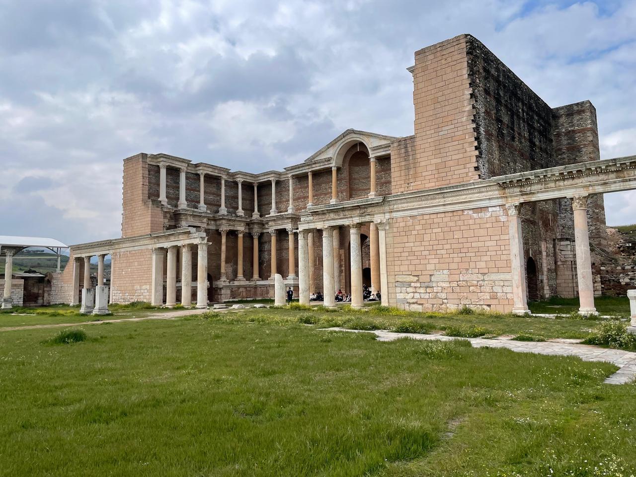 Side view of the restored Bath-Gymnasium Complex highlighting its scale and colonnaded architecture in Sardis, Manisa, Türkiye, March 24, 2026. (Photo by Koray Erdogan/Türkiye Today)