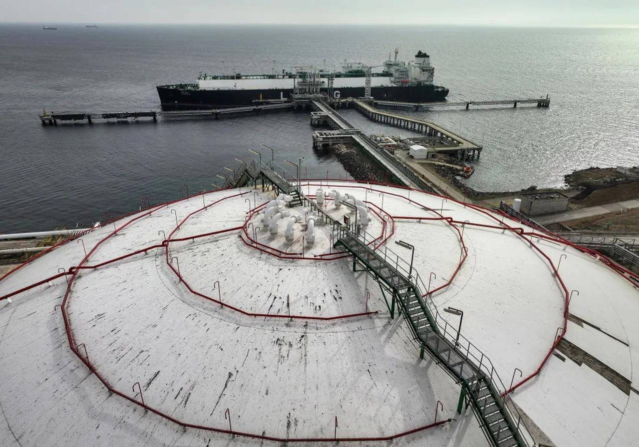 An LNG terminal in the open sea near Istanbul, Türkiye. (AA Photo)
