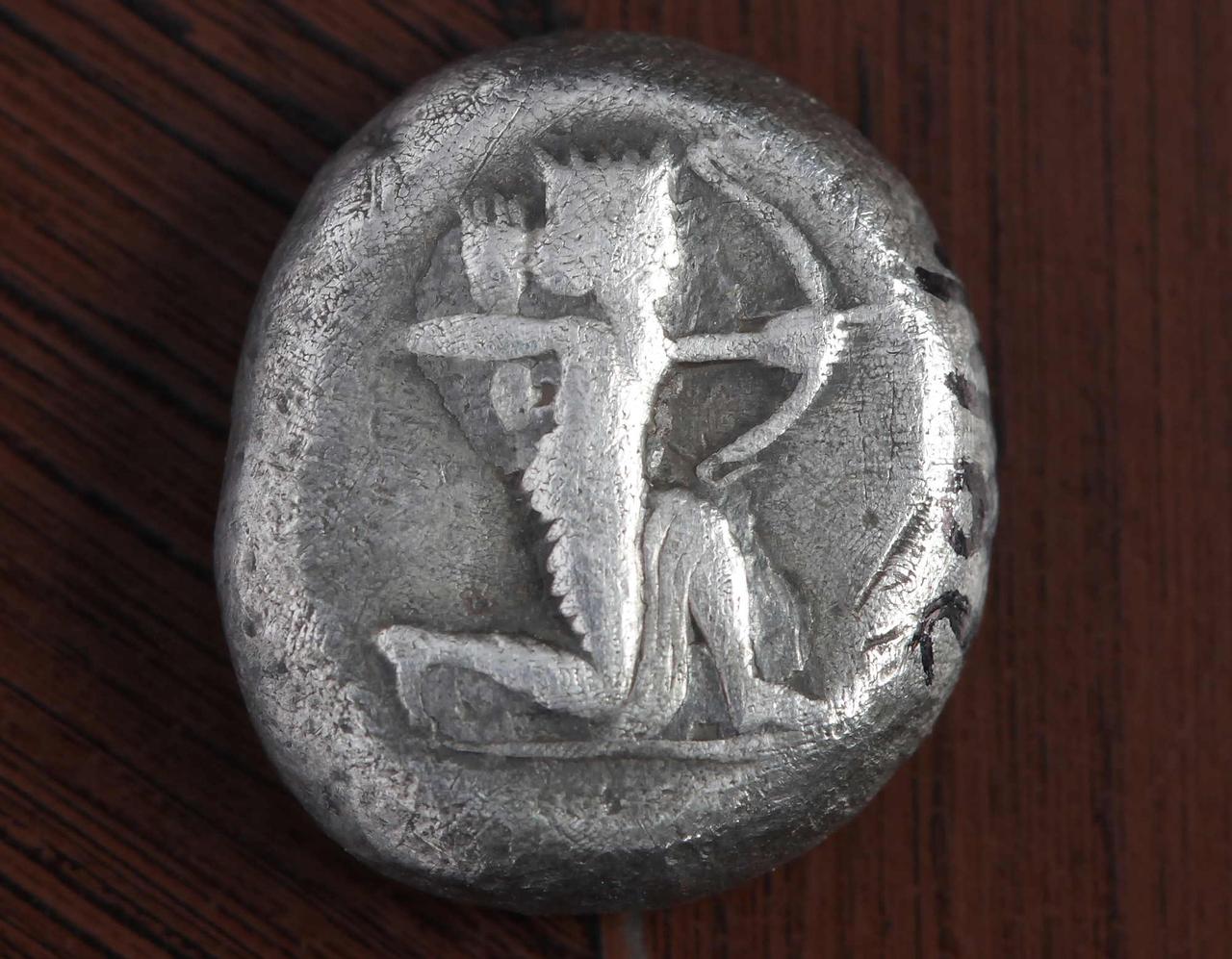 Silver siglos from hoard found at Old Smyrna. (Photo via Vedat Nedim Tor Museum)