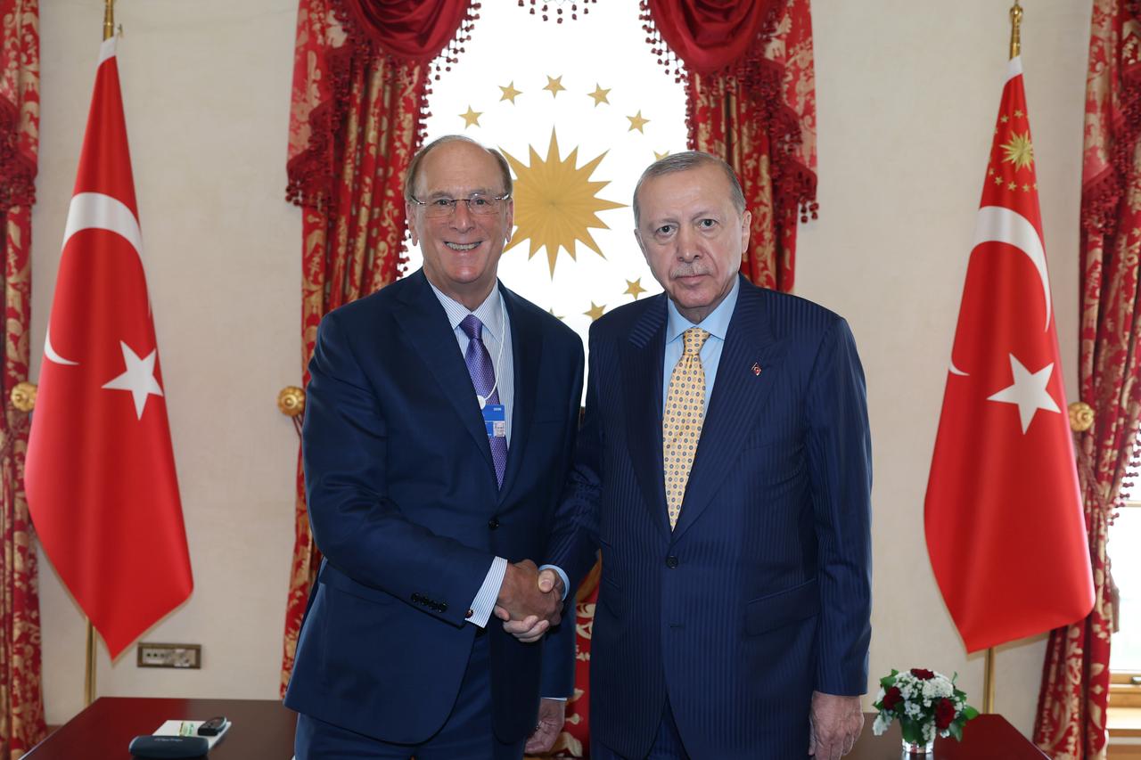 President Erdogan hosts BlackRock CEO Fink ahead of WEF Istanbul summit