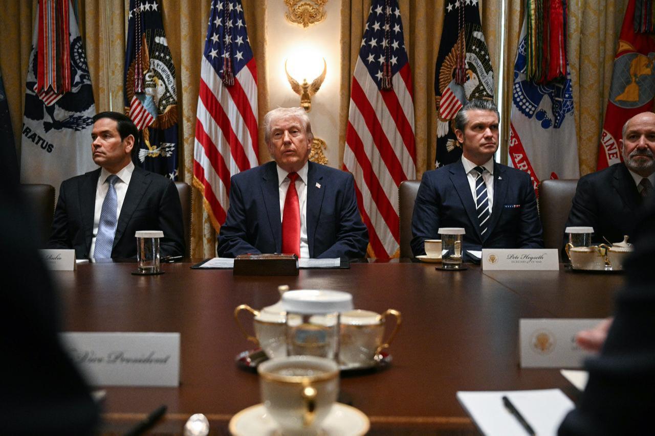 US President Donald Trump hosts a cabinet meeting in the Cabinet Room of the White House in Washington, DC, on March 26, 2026. (AFP Photo)