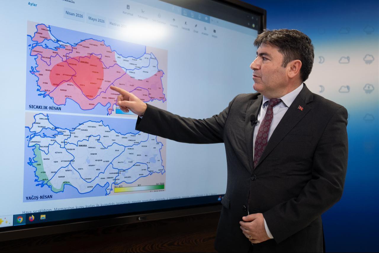 Sahin Sahbaz, Head of the Analysis and Forecasting Branch at the Meteorology General Directorate, spoke to Anadolu Agency about the Meteorology General Directorate’s three-month seasonal temperature forecasts. Ankara, Türkiye, March 26, 2026. (AA Photo)