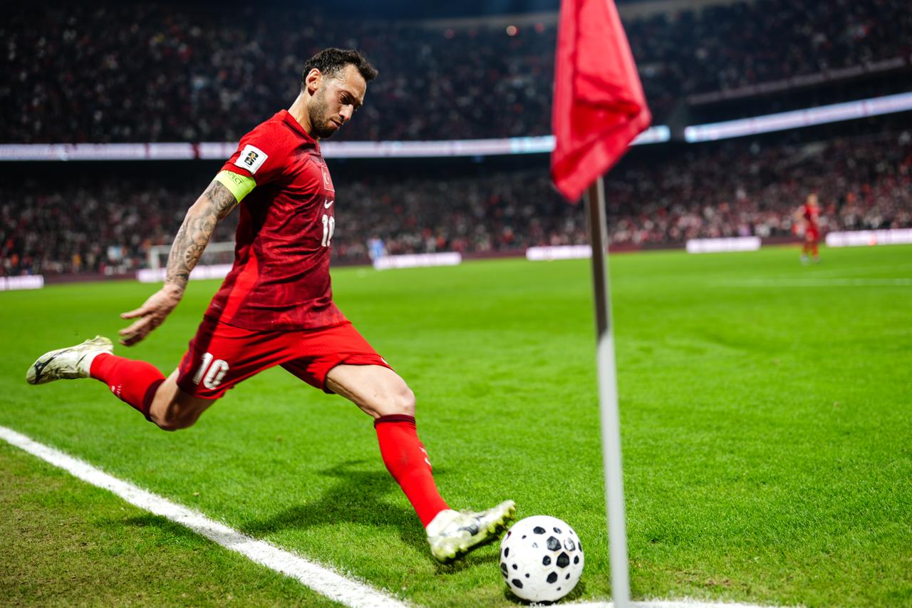 Galatasaray targets Inter midfielder Hakan Calhanoglu for next season