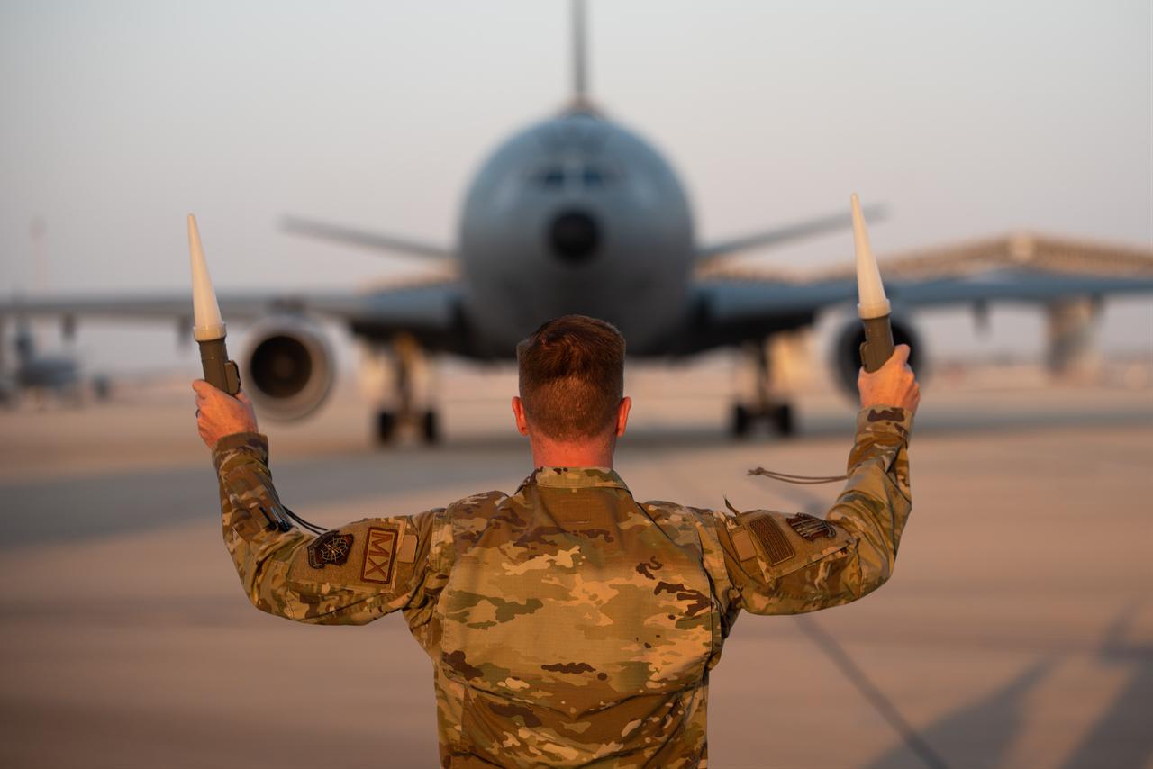 U.S. Air Force personnel taxi out the last KC-10 Extender at Prince Sultan Air Base, Kingdom of Saudi Arabia, Oct. 5, 2023. (Photo via U.S. Air Force)