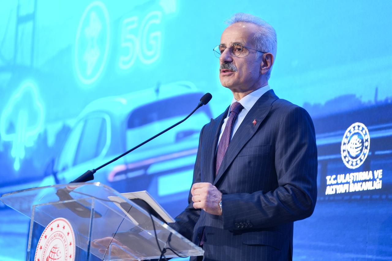 Transport and Infrastructure Minister Abdulkadir Uraloglu delivered remarks at the launch of the Cooperative Intelligent Transport Systems (K-AUS) Project. Istanbul, Türkiye, March 27, 2026. (AA Photo)