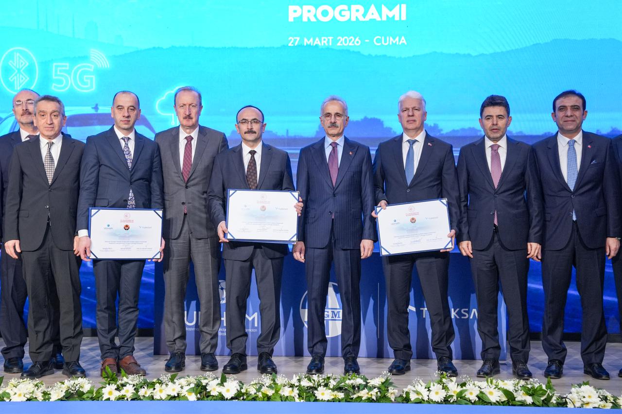 Transport and Infrastructure Minister Abdulkadir Uraloglu (4th from right) attended the Cooperative Intelligent Transport Systems (K-AUS) Project, implemented in cooperation with the Transport, Maritime and Communications Research Center (UDHAM), the General Directorate of Highways (KGM), and Turksat. Istanbul, Türkiye, March 27, 2026. (AA Photo)