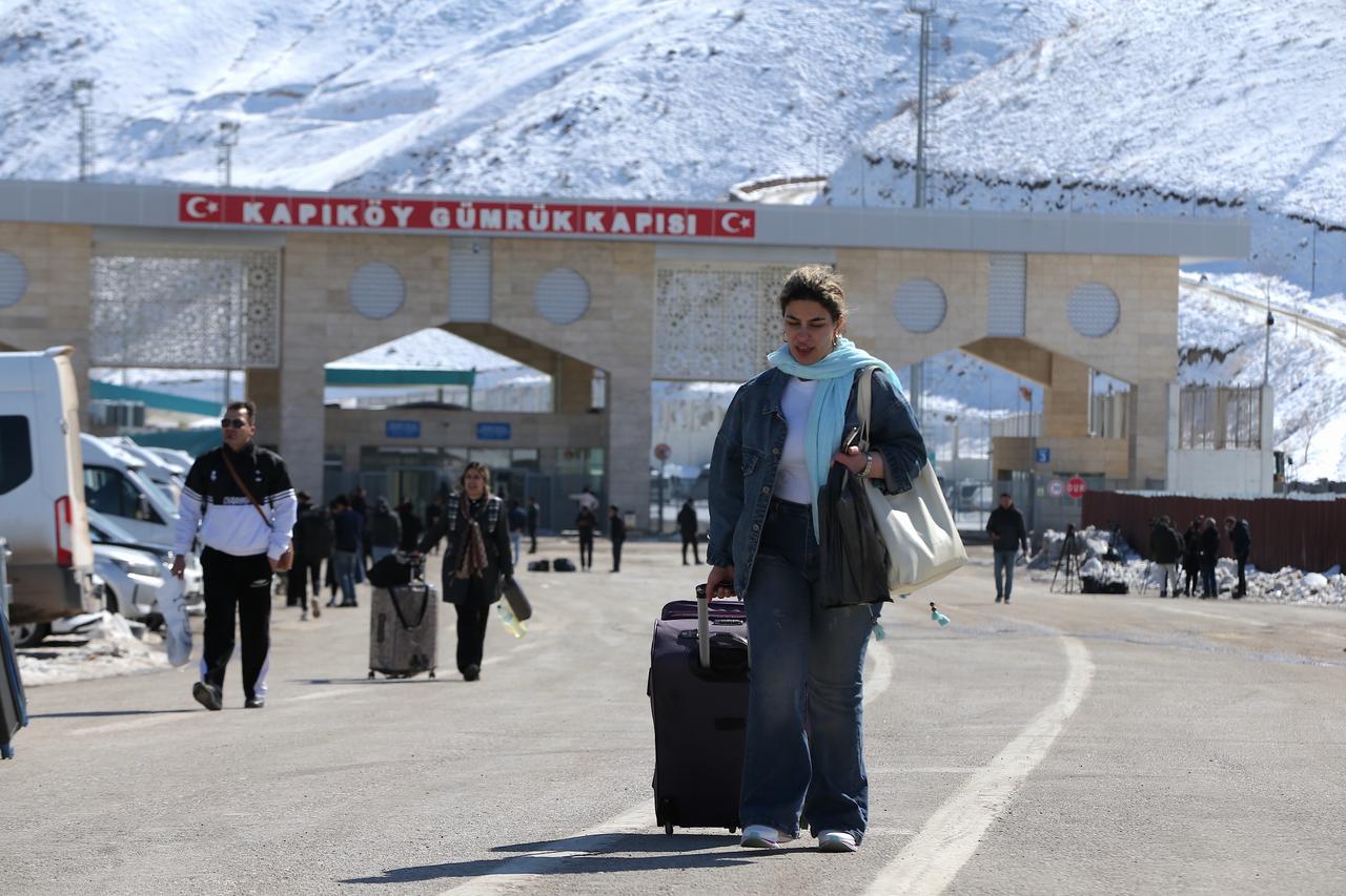A view from the Kapikoy Border Gate in the Saray district of Van, Turkiye, on March 2, 2026, following the suspension of same-day passenger crossings along the Türkiye–Iran border, as commercial freight crossings continue in a controlled manner. (AA Photo)