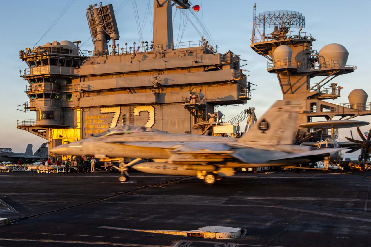 U.S. Navy warplane takes off from the aircraft carrier USS Abraham Lincoln during Operation Epic Fury targeting Iran in the Gulf of Oman, on March 01, 2026. ( U.S. Navy / Handout / AA Photo)