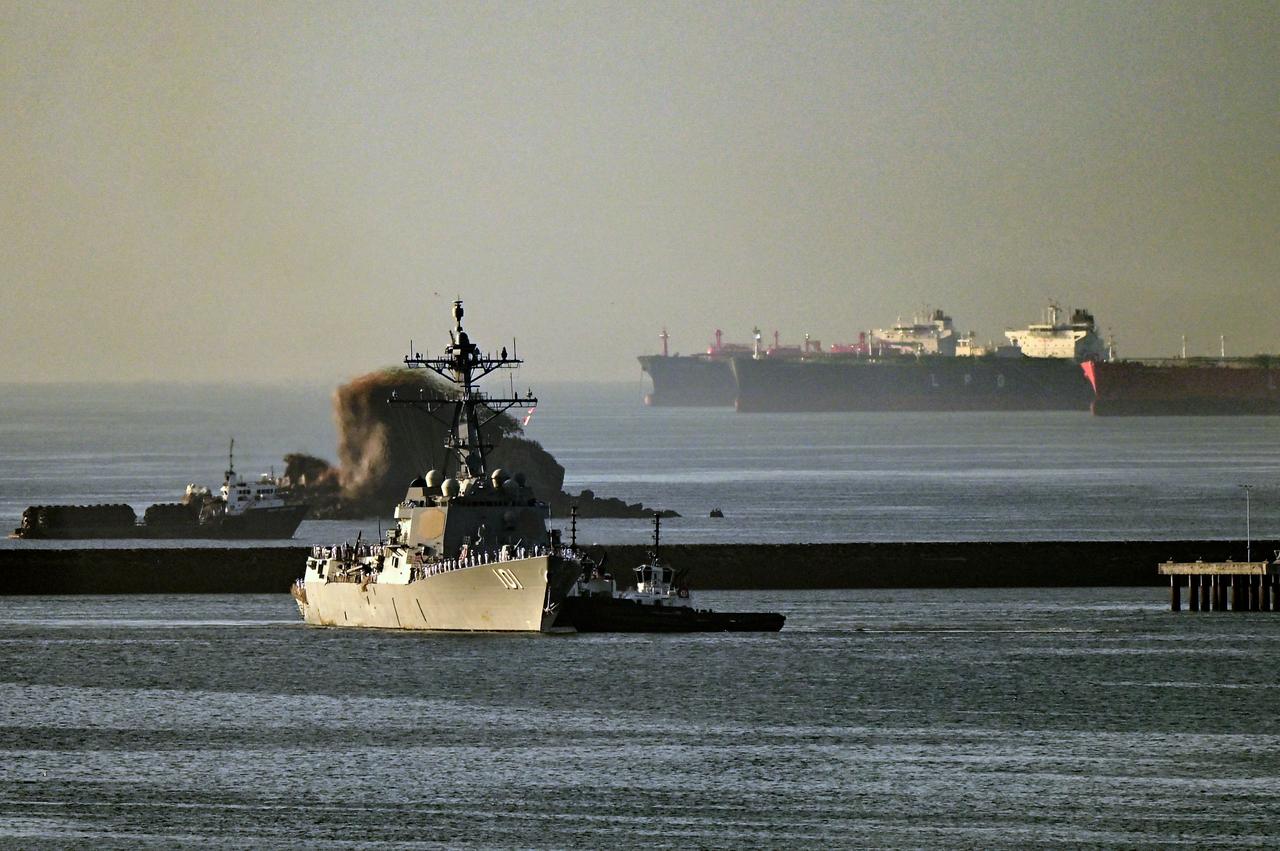 The US Navy Arleigh Burke-class guided-missile destroyer USS Gridley (DDG 101) docks at the Amador cruise terminal in Panama City on March 29, 2026. (AFP Photo)