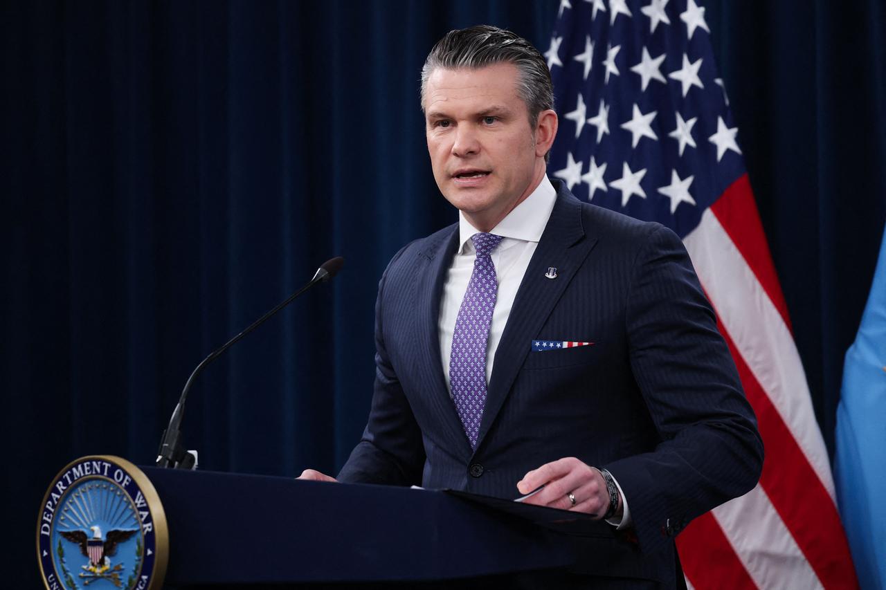 Hegseth warns Iran to ‘cut a deal,’ says coming days ‘decisive’ Image