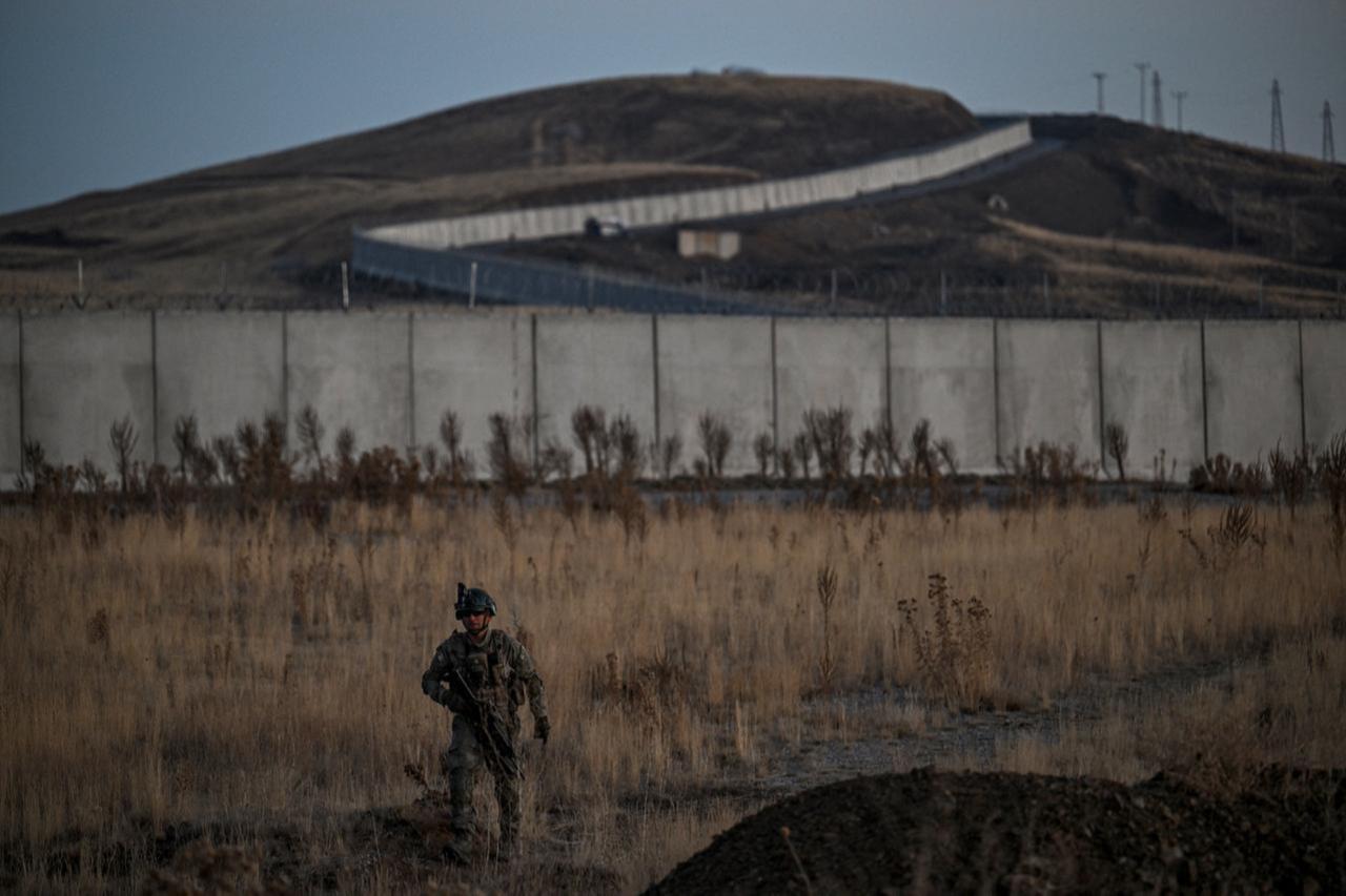 Türkiye plans building buffer zone inside Iran to prevent refugee influx