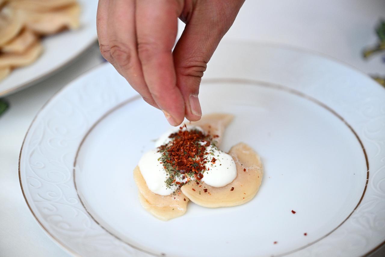 Handmade hingel dumplings keep centuries-old Caucasus tradition alive in Türkiye