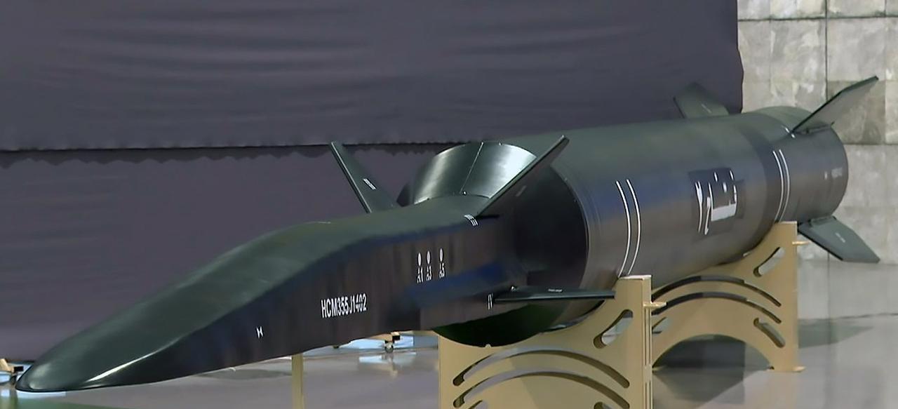 Fattah‑2 prototype unveiled at IRGC Aerospace Force exhibition, November 2023. (Photo via X)