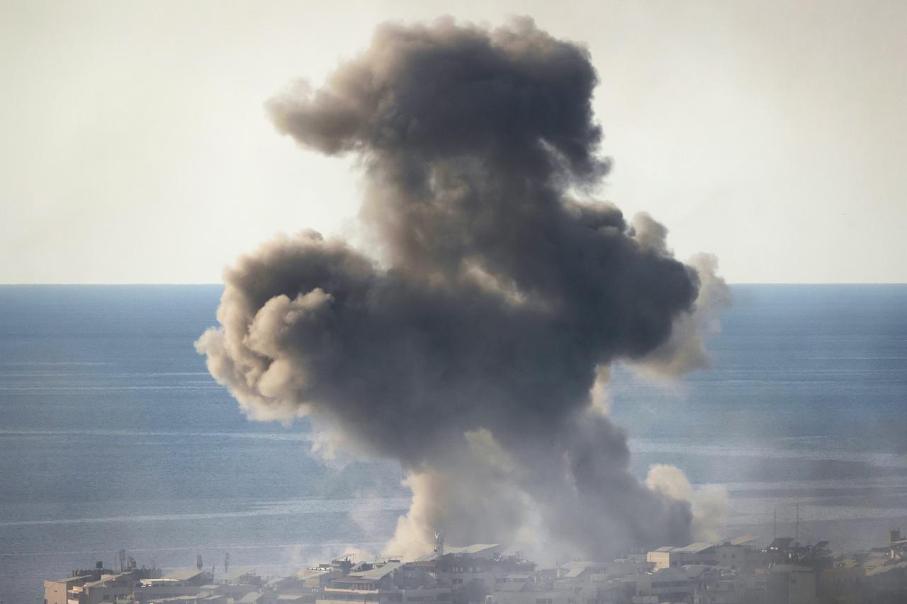 Smoke rises from the site of an Israeli airstrike in Beirut’s southern suburbs on March 6, 2026. (AFP Photo)