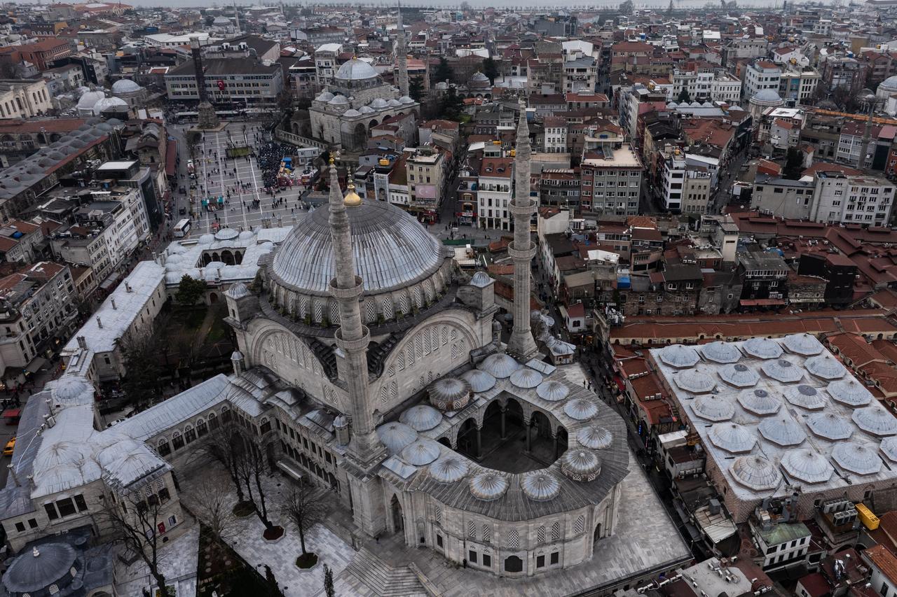 First baroque mosque in Ottoman architecture: Nuruosmaniye