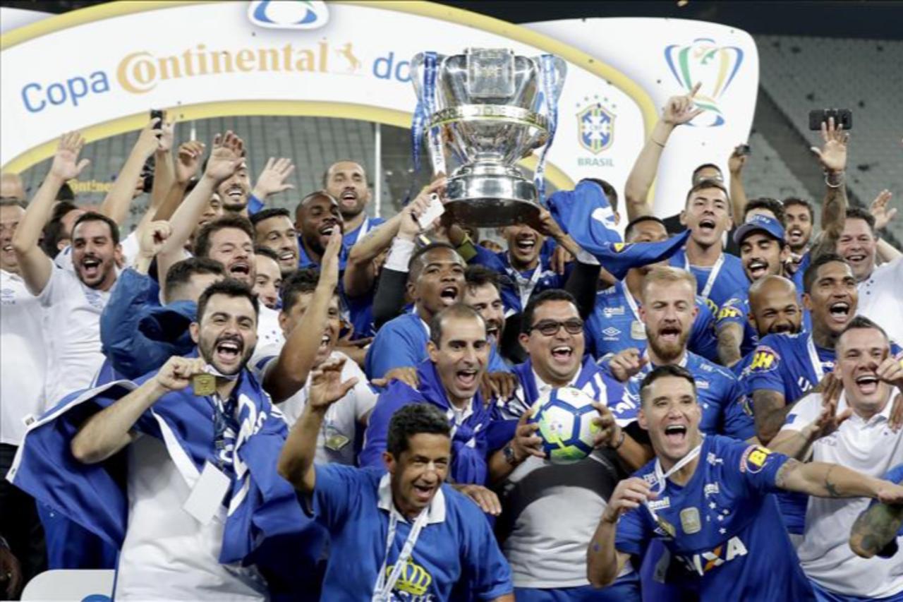 23 red cards issued after mass brawl in Cruzeiro-Atletico Mineiro final Image