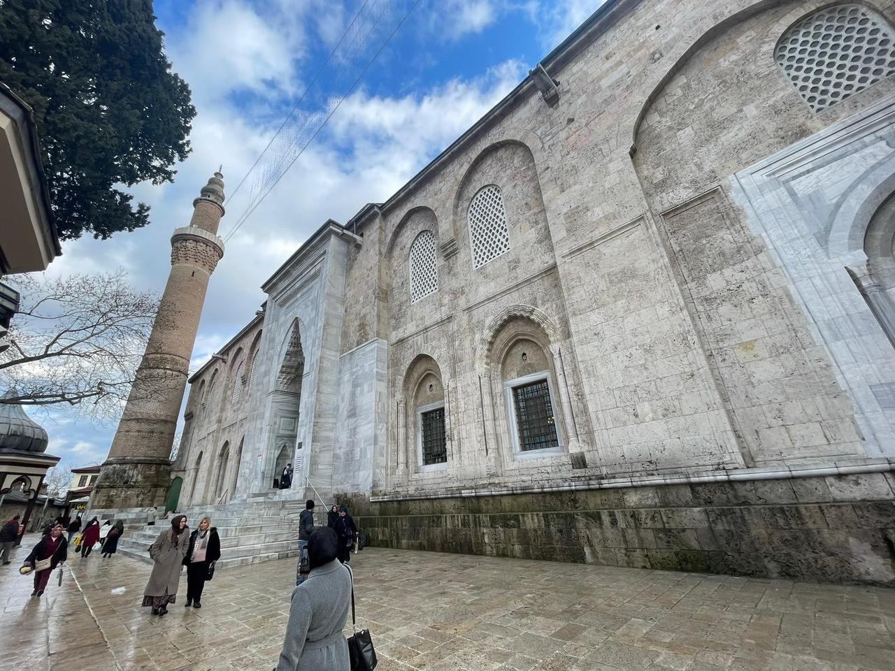 Exterior view of the Grand Mosque (Ulu Cami), one of the most iconic monuments of early Ottoman architecture in Bursa, Türkiye, Feb. 25, 2026. (Photo by Koray Erdogan/Türkiye Today)