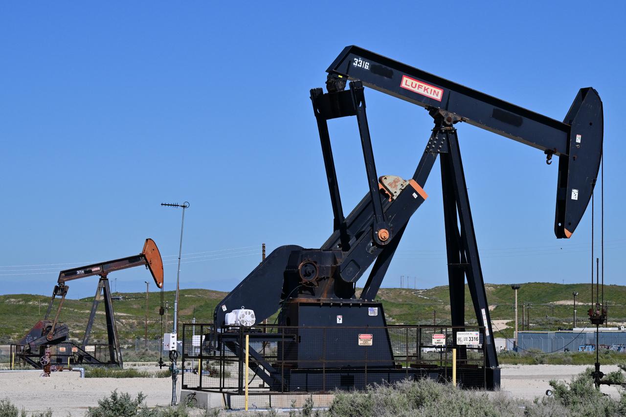 Global markets fall as Asian stocks lead selloff after oil nears $120