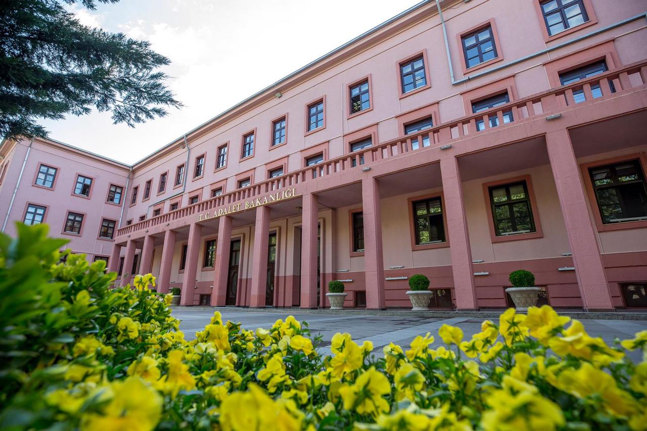 Heavy caseloads strain Turkish courts as prosecutors handle 1,373 files each