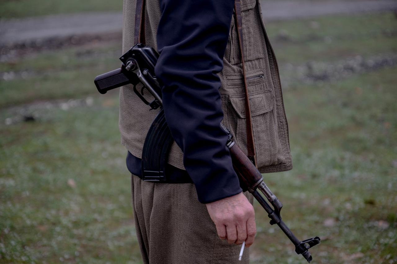 Kurdish armed groups say ready to fight Iran but await uprising