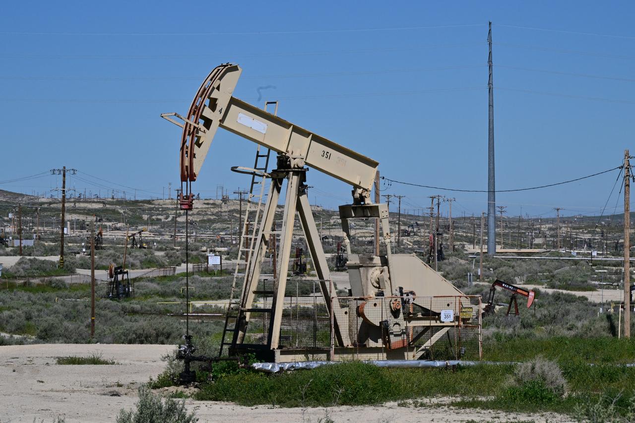 Oil prices top $100 a barrel for first time since 2022 amid Iran war  Image