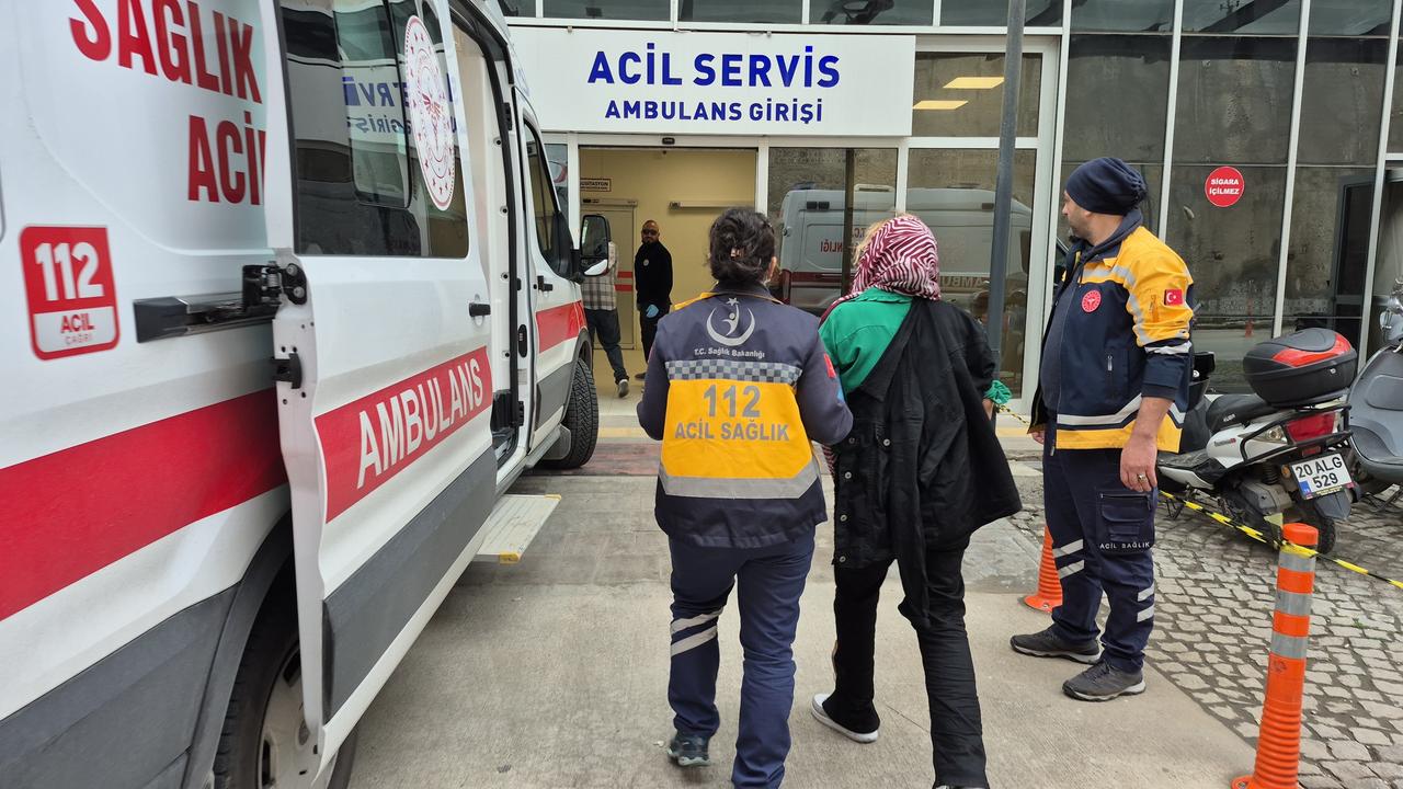 The photo shows medical teams transporting the injured rescued from the sunken refugee boat to a hospital in Bodrum, Türkiye, April 1, 2026. (IHA Photo)