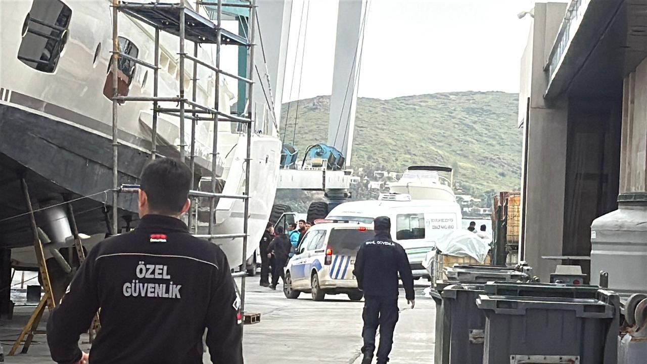 The photo shows teams transporting the injured rescued from the sunken refugee boat to a hospital in Bodrum, Türkiye, April 1, 2026. (IHA Photo)