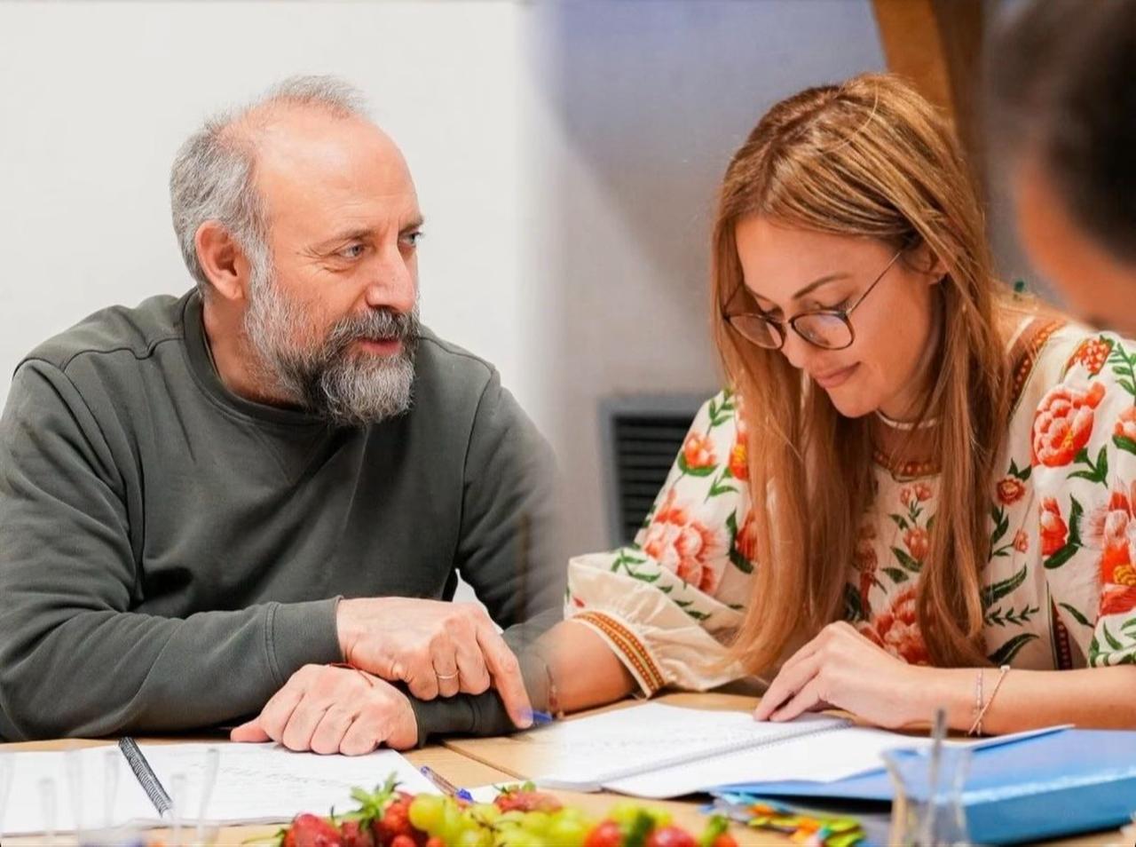 Halit Ergenc and Meryem Uzerli prepare for April filming in new drama, Türkiye, April 1, 2026. (Photo via X / @DTural)