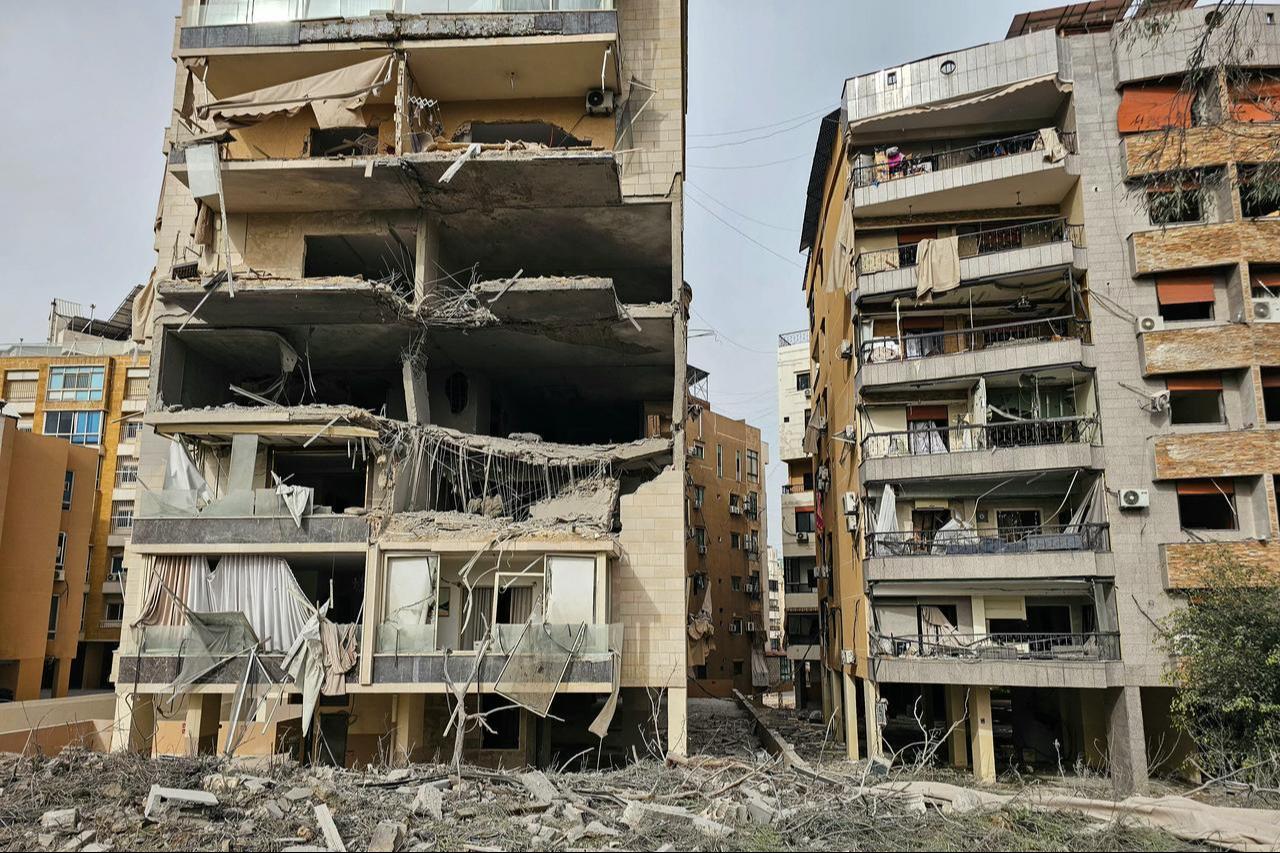 A photograph shows damaged buildings following an overnight Israeli airstrike in the Al Hadath neighborhood of Beirut’s southern suburbs, on April 1, 2026. (AFP Photo)