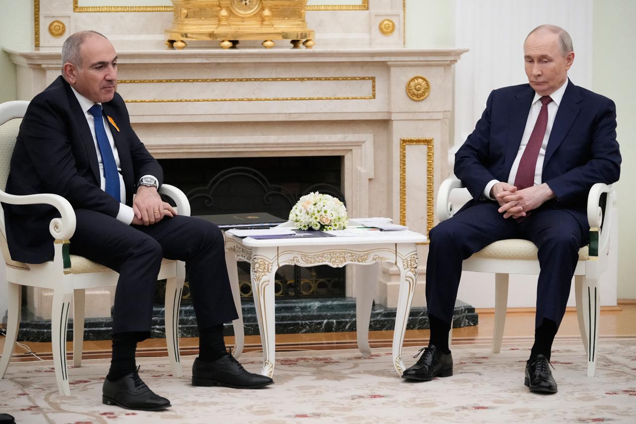 Putin and Pashinyan clash over CSTO failures as Armenia eyes EU future Image