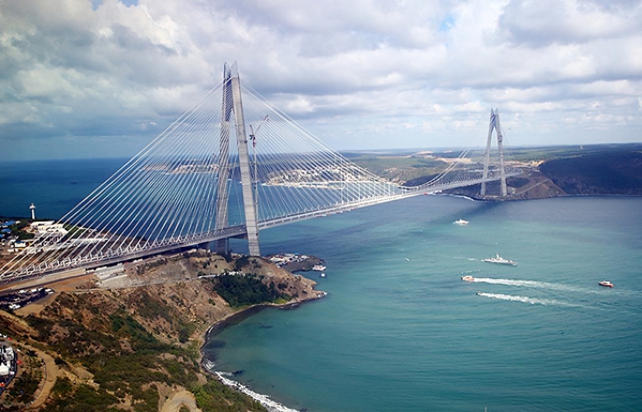 A view of the Yavuz Sultan Selim Bridge spanning the Bosphorus in northern Istanbul, Türkiye. (Adobe Stock Photo)