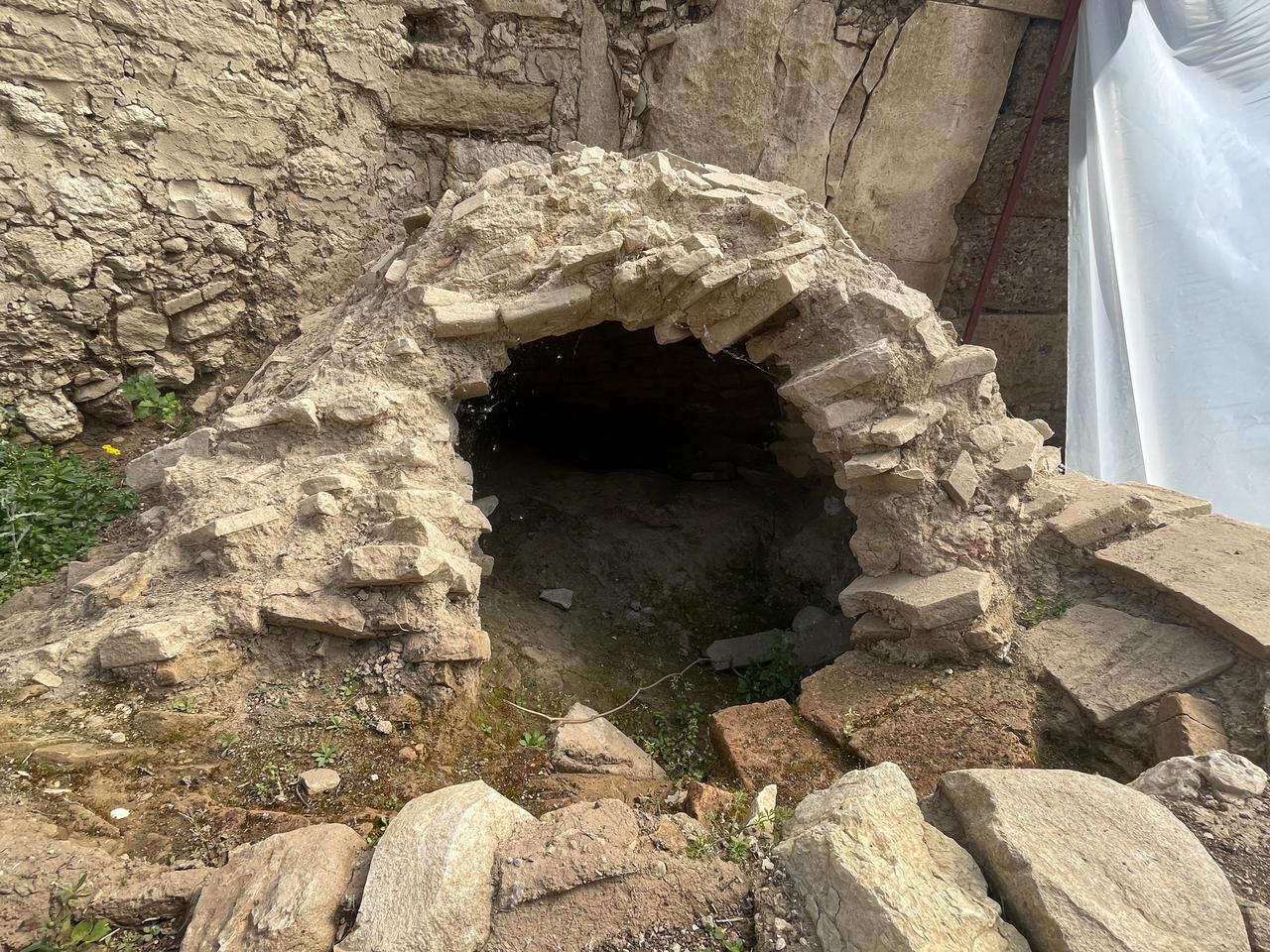 An approximately 1,800-year-old bakery structure uncovered along a newly revealed street in Aspendos, Antalya, Türkiye, April 8, 2026. (Photo by Koray Erdogan/Türkiye Today)