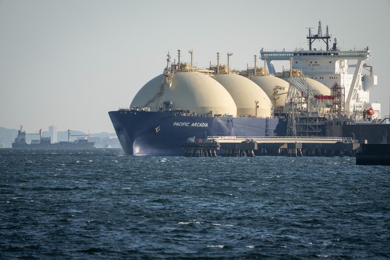 A liquefied natural gas (LNG) tanker is moored at a LNG berth in Kawasaki, Kanagawa prefecture on April 8, 2026. (AFP Photo)