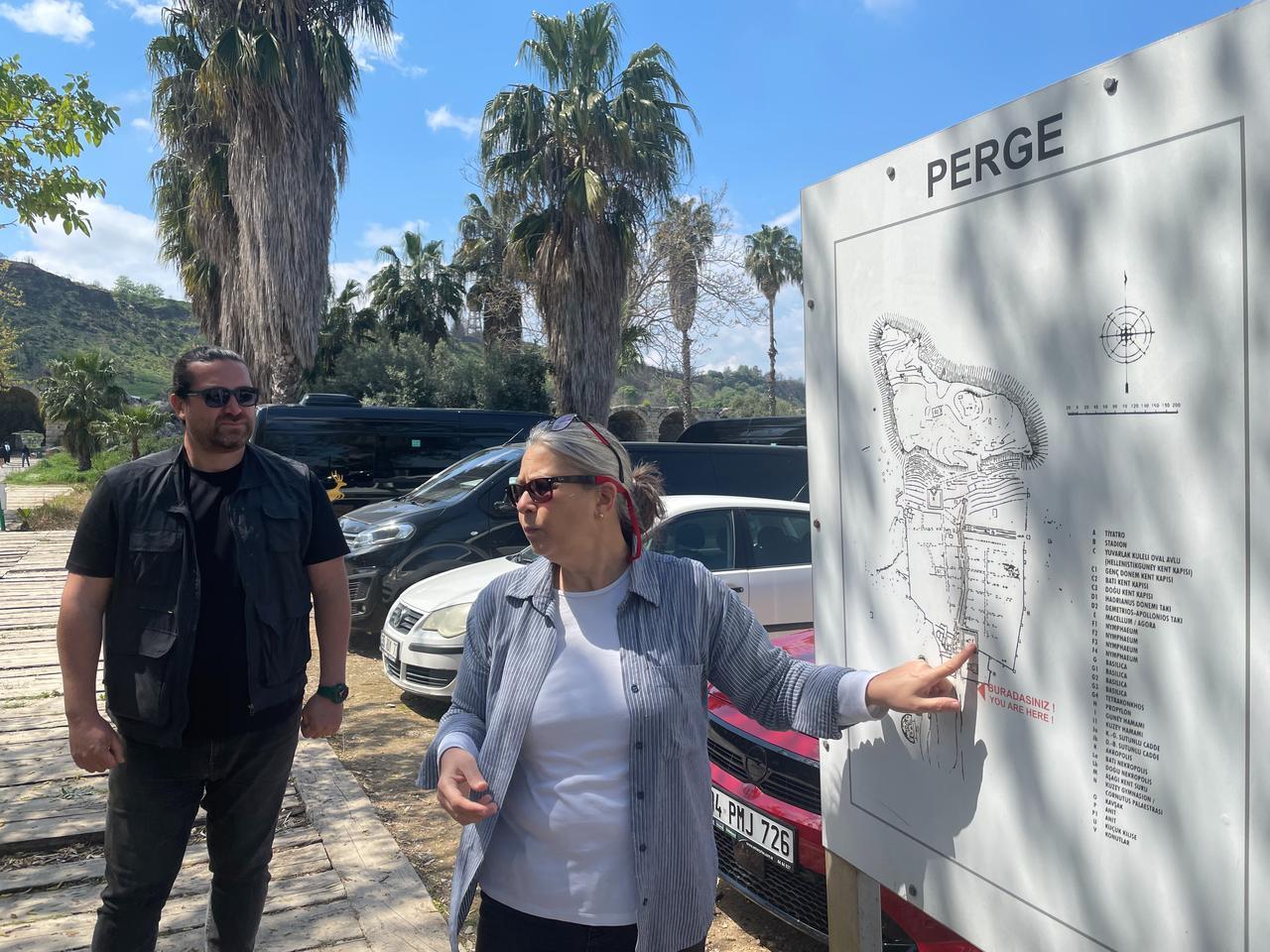 Excavation director Professor Sedef Cokay Kepce (R) and deputy director Asst. Prof. Aytac Donmez (L) speaks during a field visit at the ancient city of Perge in Antalya, Türkiye, April 8, 2026. (Photo by Koray Erdogan/Türkiye Today)