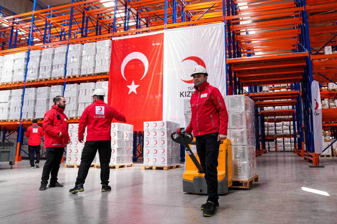 Turkish Red Crescent sends 48 tons of aid to Iran as humanitarian needs surge, accessed on April 10, 2026. (AA Photo)