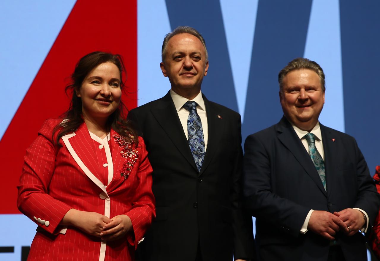 Gokhan Yazgi (center), Türkiye’s Deputy Minister of Culture and Tourism, attends the opening of the Gobeklitepe-themed bag exhibition in Vienna, Austria. (AA Photo)