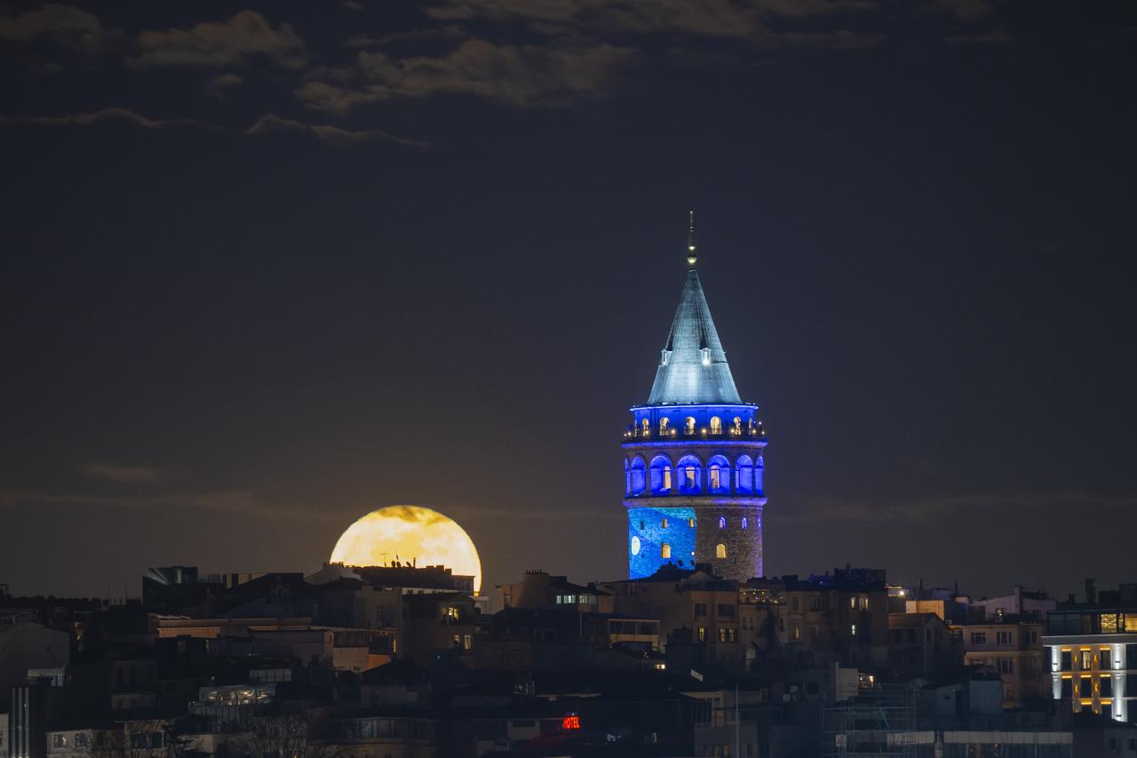 13 full moons, 2 eclipses: Guide to 2026's lunar calendar