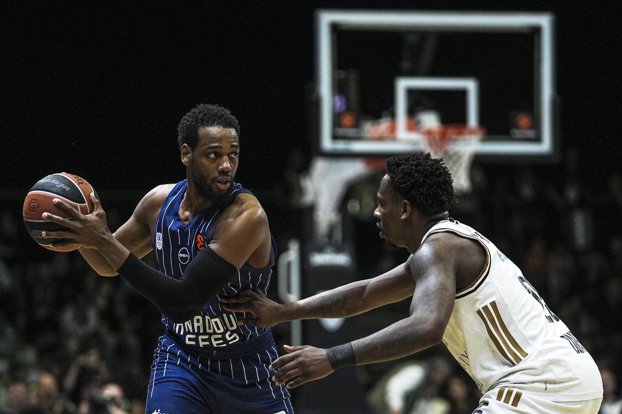 Anadolu Efes beats Dubai Basketball 85-69 to claim 2nd straight EuroLeague win