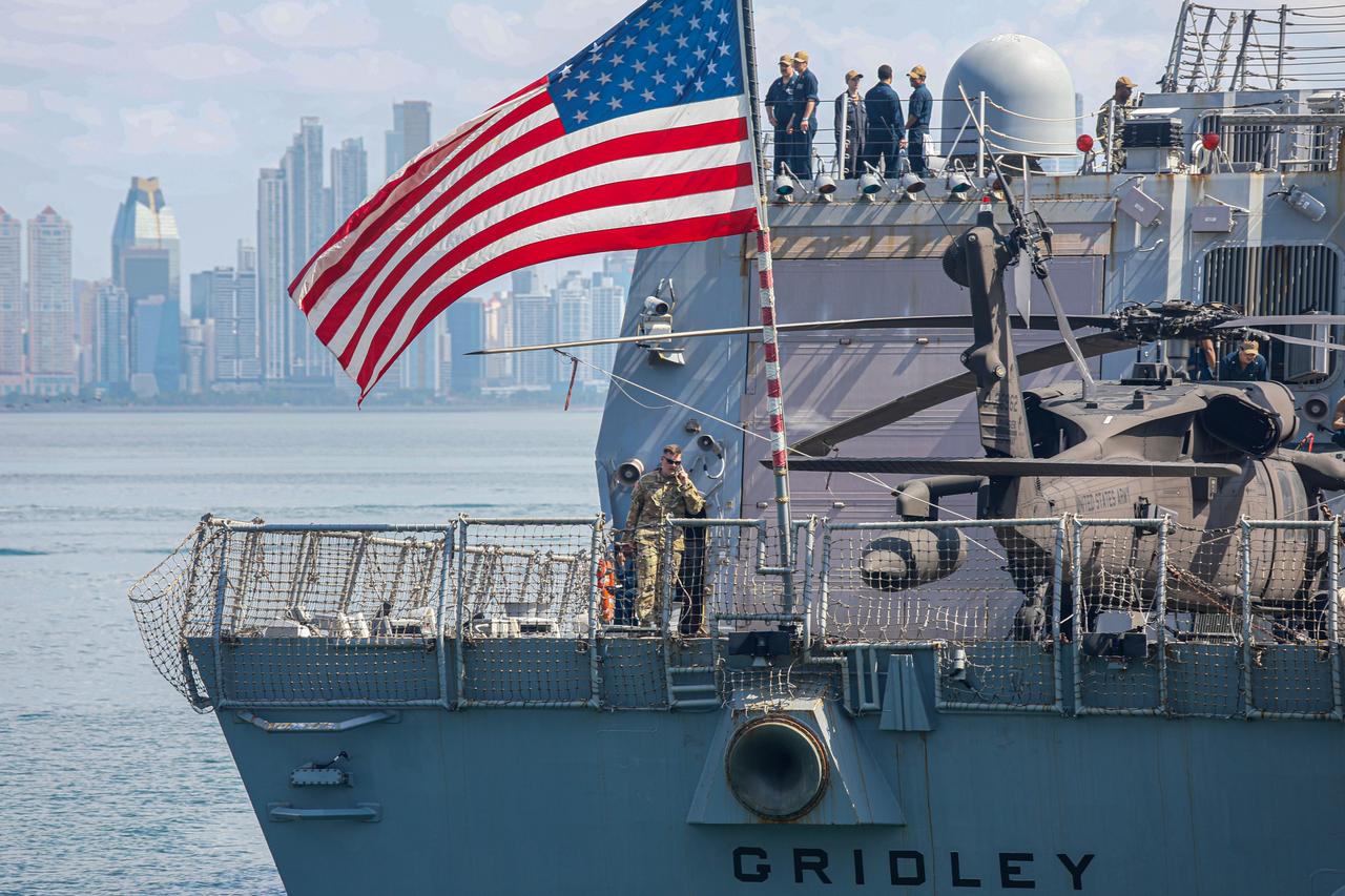 Iran warns US destroyer will be hit within 30 minutes if it enters Hormuz