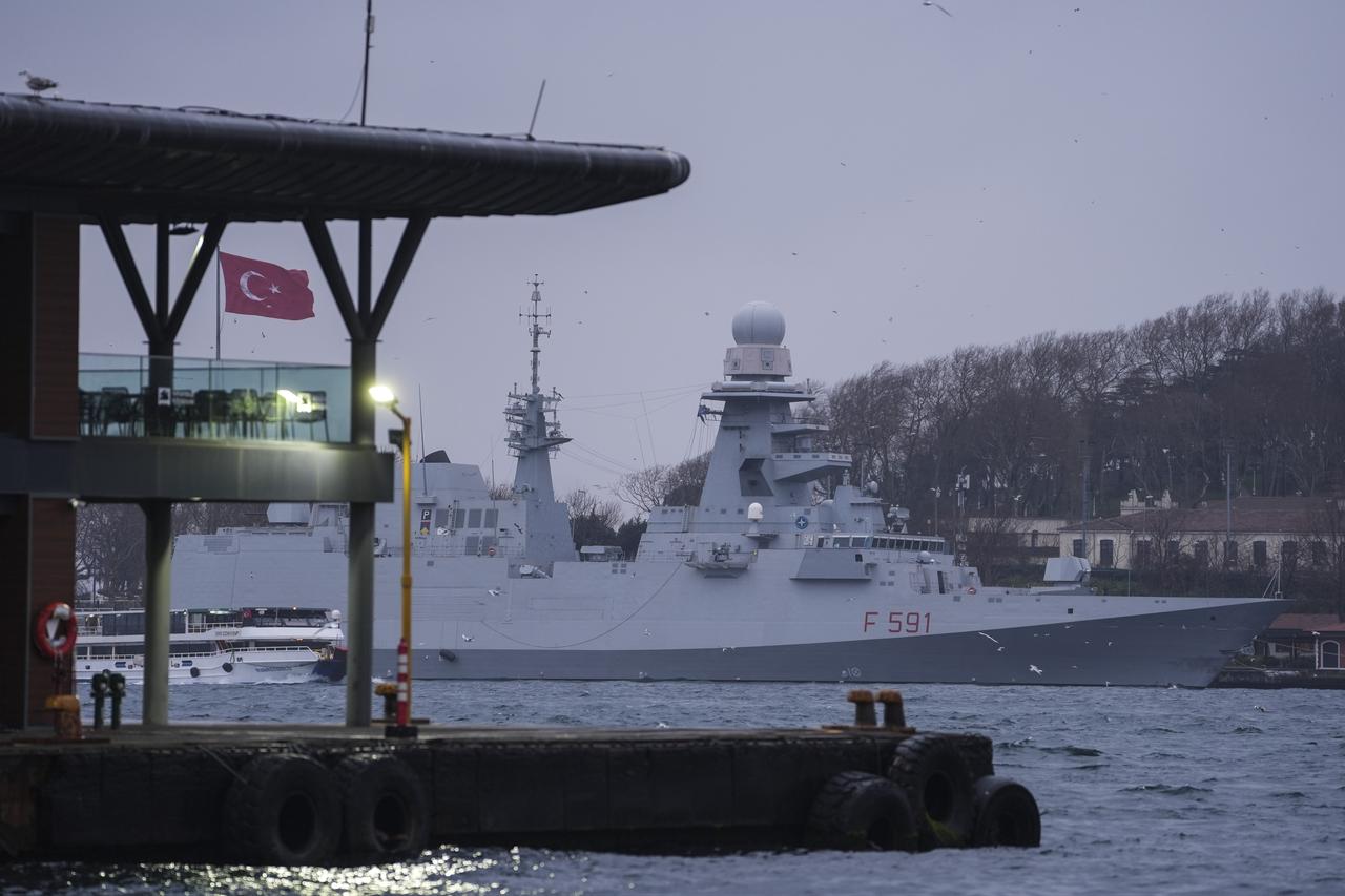Carlo Bergamini-class frigate of the Italian Navy, Virginio Fasan (F 591), serving as the flagship of Standing NATO Maritime Group is seen in Sarayburnu, Istanbul, Türkiye, March 19, 2026. (AA Photo)