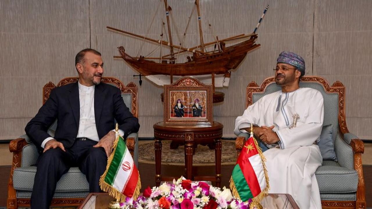 Oman's Foreign Minister Sayyid Badr bin Hamad bin Hamood Albusaidi (R) meets with his Iranian counterpart, Hossein Amir-Abdollahian, in Muscat, April, 25, 2023. (AFP Photo)