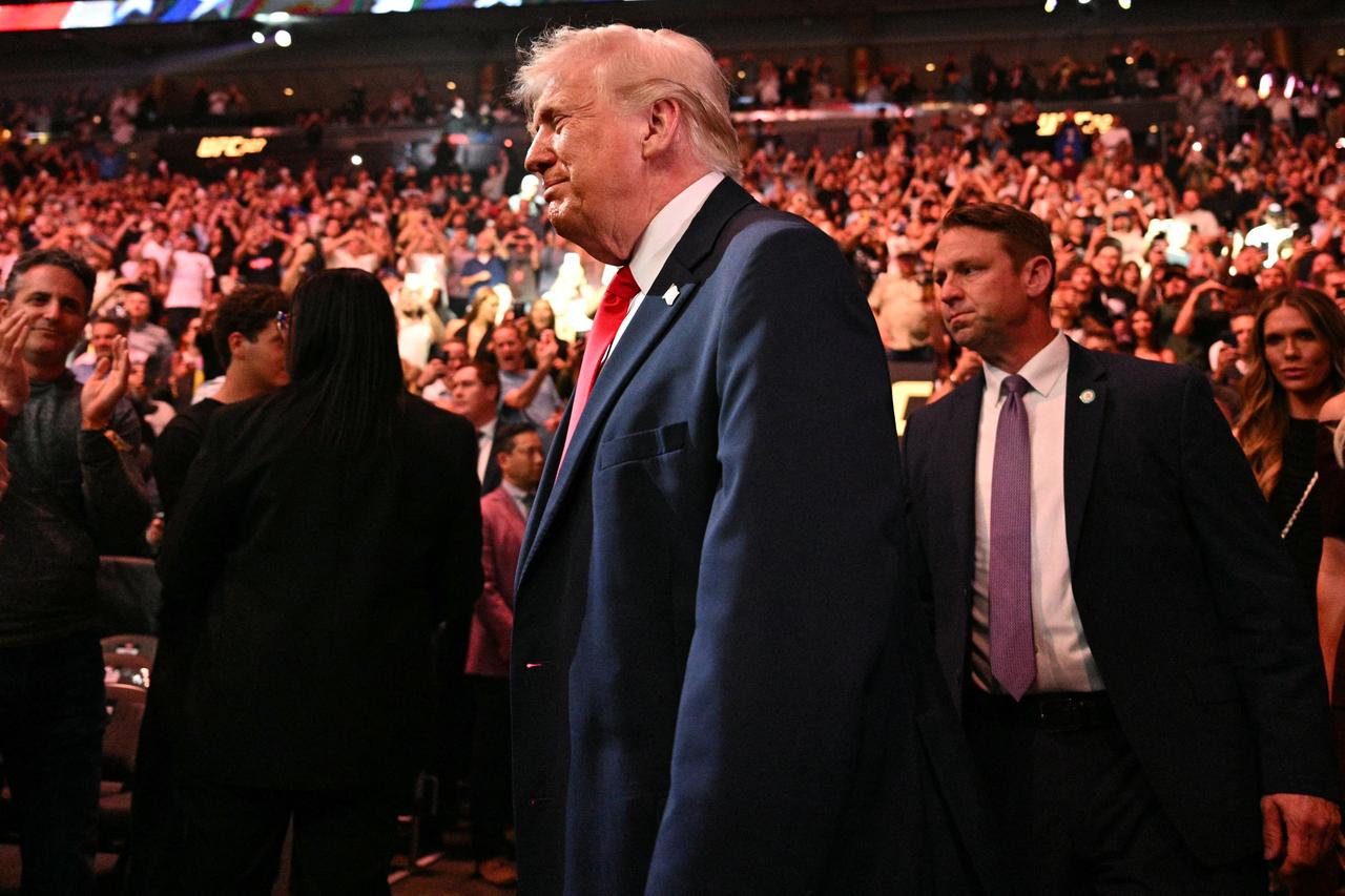 Trump unveils 250-foot ‘Independence Arch’ to mark America’s 250th anniversary