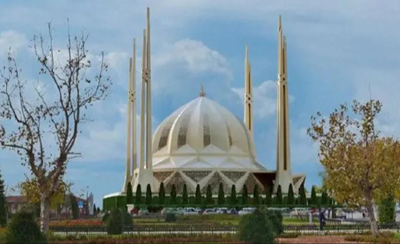 Proposed design for the Kadikoy Rihtim Grand Mosque, which has sparked debate over its architectural style in Istanbul. (Photo via Türkiye daily)
