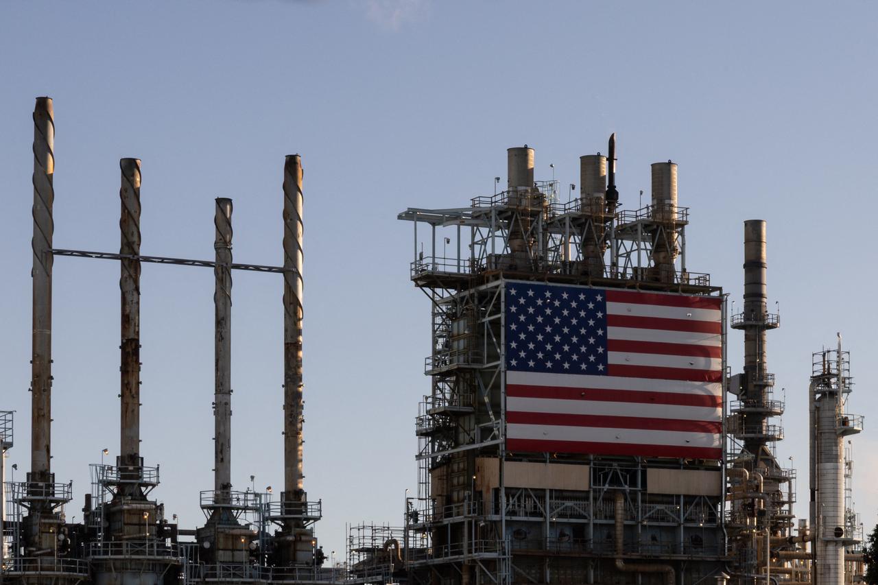 Oil jumps above $100 after US moves to blockade Hormuz