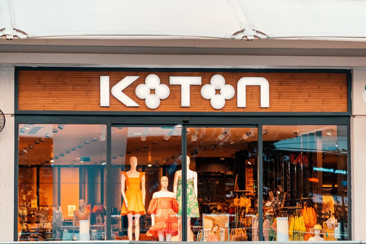 A Koton store is seen inside a shopping mall in Antalya, Türkiye, May 26, 2022. (Adobe Stock Photo)