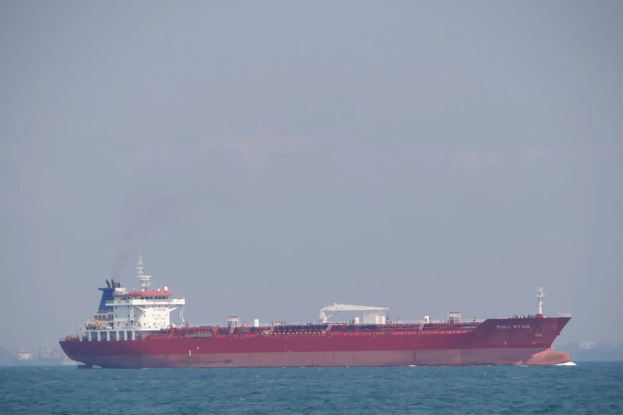 Chinese tanker breaches Hormuz blockade, first crossing under US enforcement