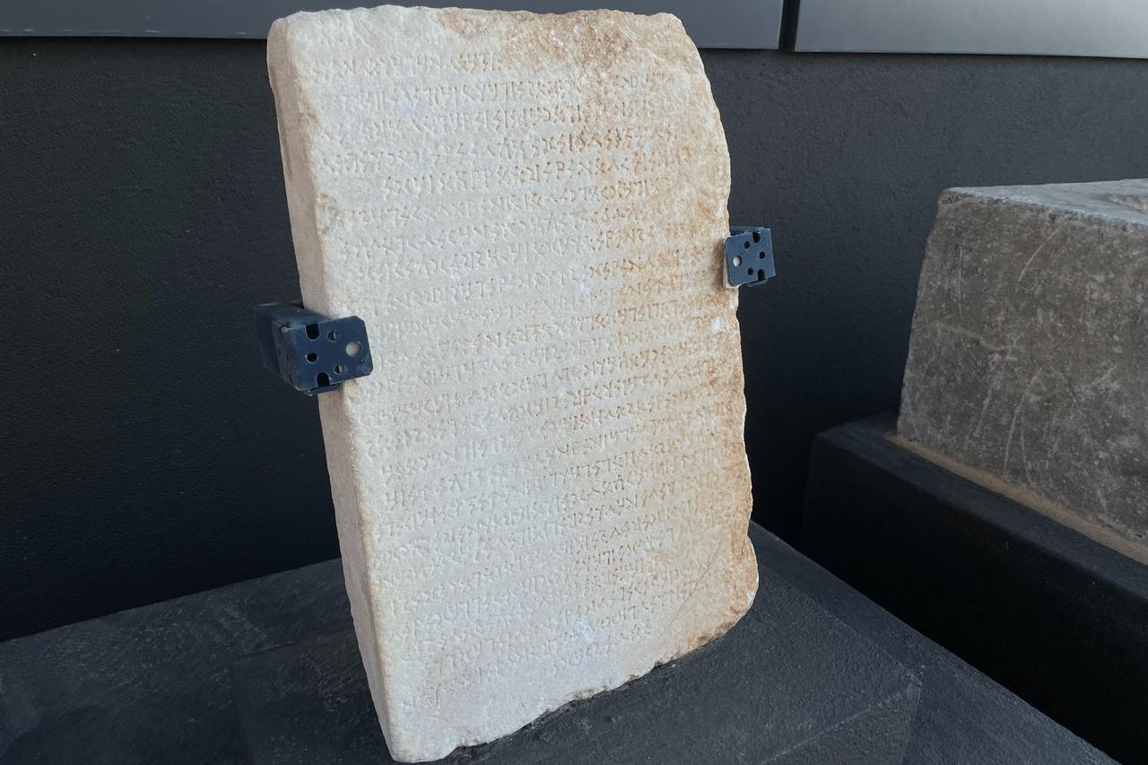Lost Anatolian language Sidetic featured at Türkiye's Side Museum
